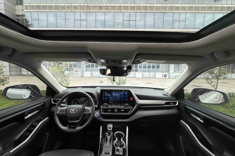 Used Toyota Highlander 2022 Dual-Engine 2.5L Four-Wheel Drive Prestige Version 7 Seats Interior 1