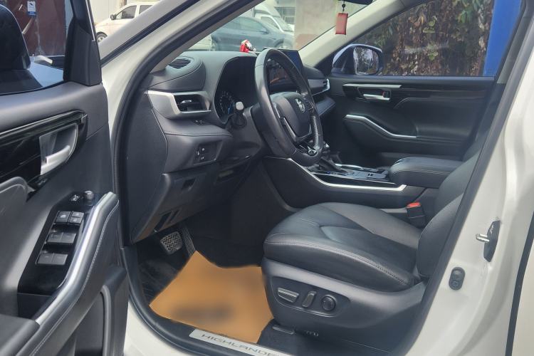 Used Toyota Highlander 2022 Dual-Engine 2.5L Four-Wheel Drive Prestige Version 7 Seats Interior 1