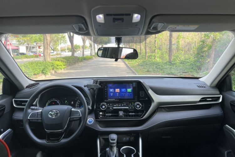 Used Toyota Highlander 2022 Dual-Engine 2.5L 4x4 Elite Edition 7-Seater Interior 1