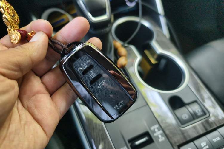 Used Toyota Highlander 2022 Dual-Engine 2.5L Four-Wheel Drive Supreme Edition 7-Seater Interior 1