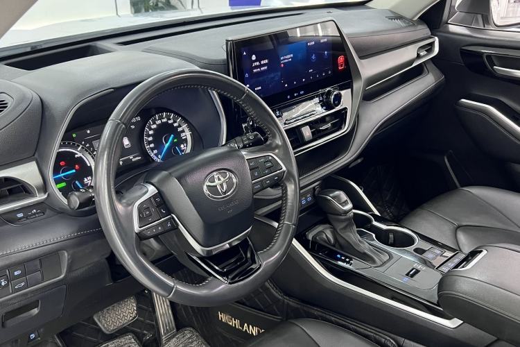 Used Toyota Highlander 2022 Dual-Engine 2.5L Four-Wheel Drive Prestige Version 7 Seats Interior 2