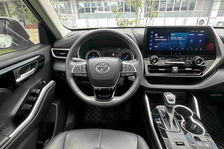 Used Toyota Highlander 2022 Dual-Engine 2.5L Four-Wheel Drive Prestige Version 7 Seats Interior 2