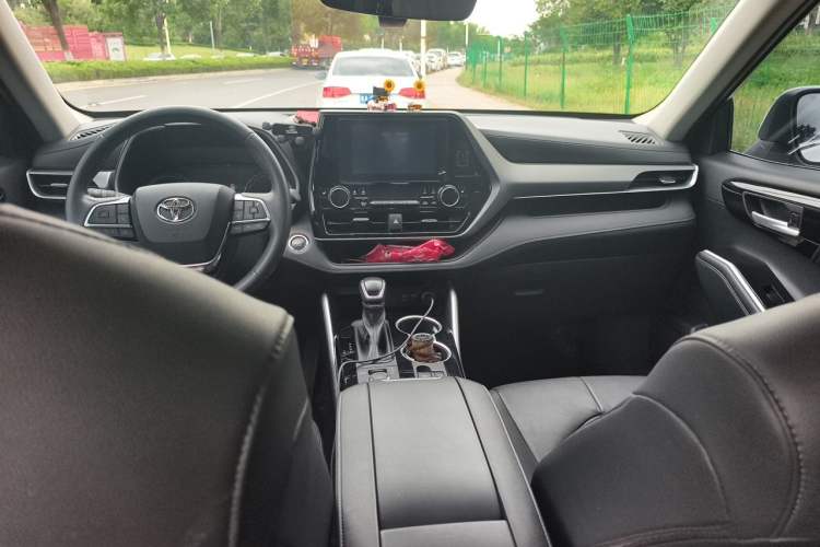 Used Toyota Highlander 2022 380T 4x4 Luxury Edition 7 Seats Interior 2