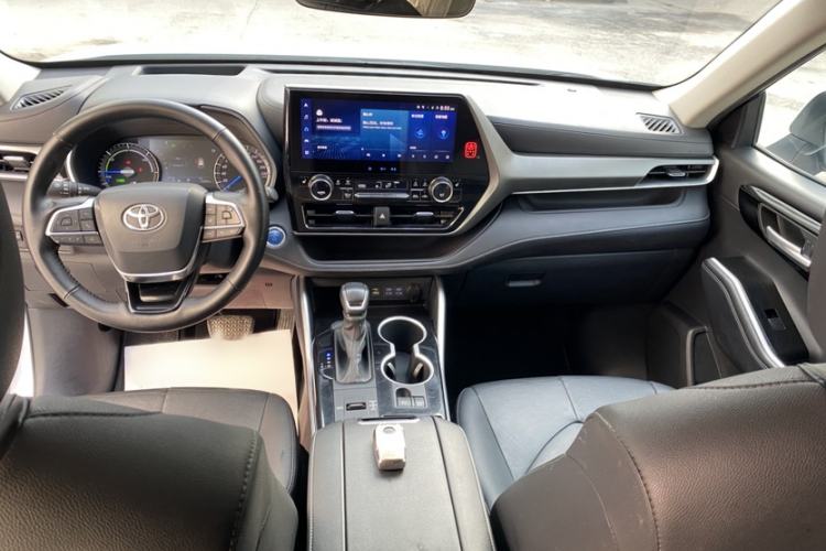 Used Toyota Highlander 2022 Dual-Engine 2.5L Four-Wheel Drive Prestige Version 7 Seats Interior 3