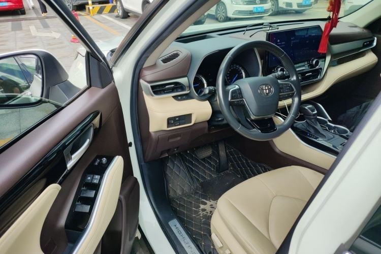 Used Toyota Highlander 2022 Dual-Engine 2.5L Four-Wheel Drive Prestige Version 7 Seats Interior 3
