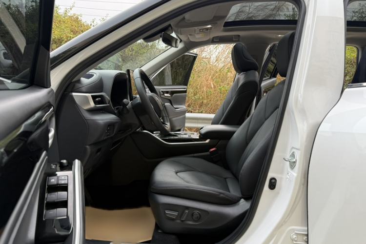 Used Toyota Highlander 2022 Dual-Engine 2.5L Four-Wheel Drive Prestige Version 7 Seats Interior 3