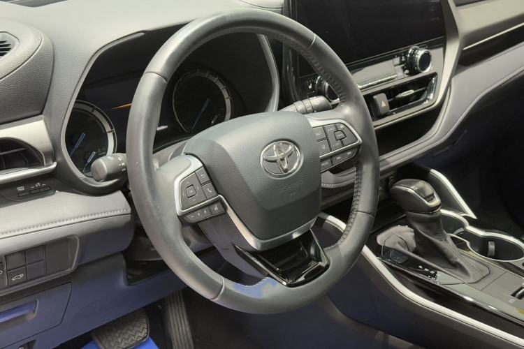 Used Toyota Highlander 2022 Dual-Engine 2.5L Four-Wheel Drive Prestige Version 7 Seats Interior 3