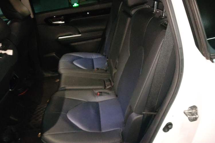Used Toyota Highlander 2022 Dual-Engine 2.5L Four-Wheel Drive Prestige Version 7 Seats Interior 4