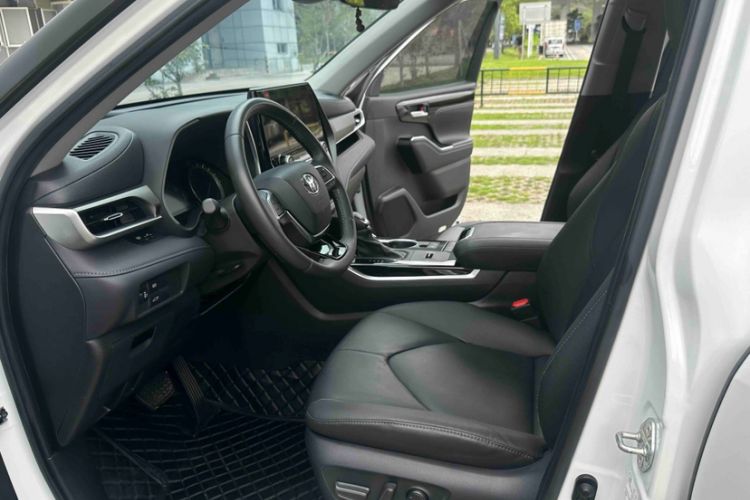 Used Toyota Highlander 2022 Dual-Engine 2.5L Four-Wheel Drive Prestige Version 7 Seats Interior 4