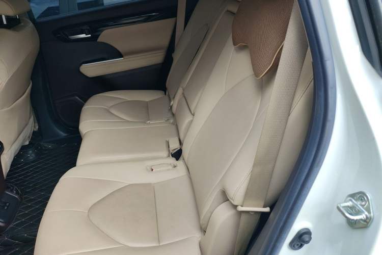 Used Toyota Highlander 2022 Dual-Engine 2.5L Four-Wheel Drive Prestige Version 7 Seats Interior 4
