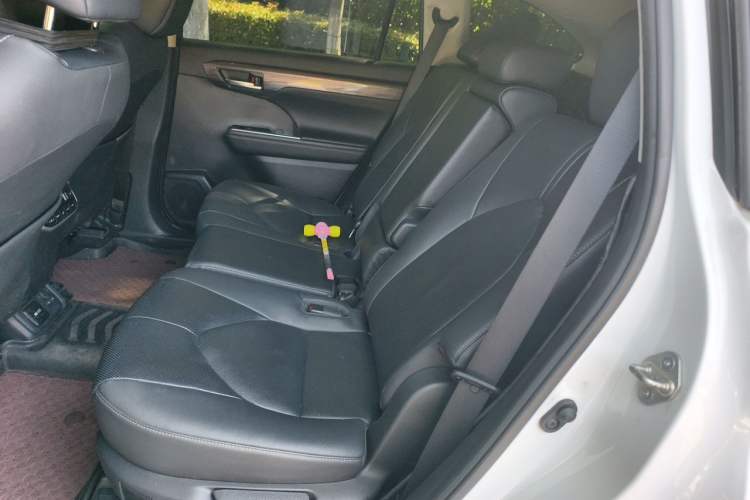 Used Toyota Highlander 2022 Dual-Engine 2.5L Four-Wheel Drive Supreme Edition 7-Seater Interior 4