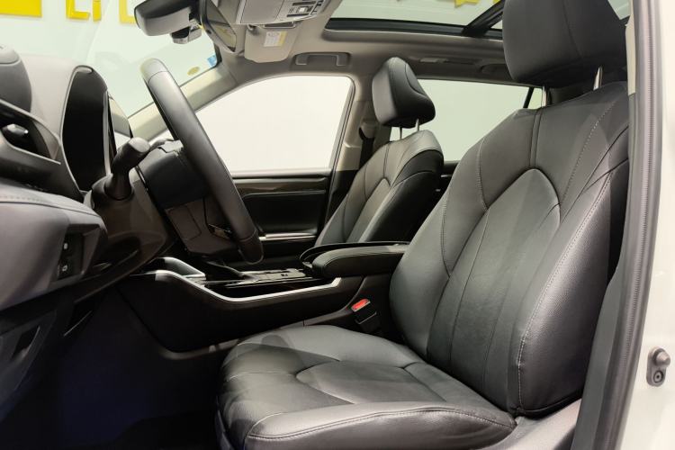 Used Toyota Highlander 2022 Dual-Engine 2.5L Four-Wheel Drive Prestige Version 7 Seats Interior 6