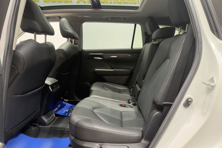 Used Toyota Highlander 2022 Dual-Engine 2.5L Four-Wheel Drive Prestige Version 7 Seats Interior 7