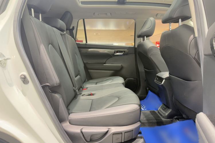 Used Toyota Highlander 2022 Dual-Engine 2.5L Four-Wheel Drive Prestige Version 7 Seats Interior 9