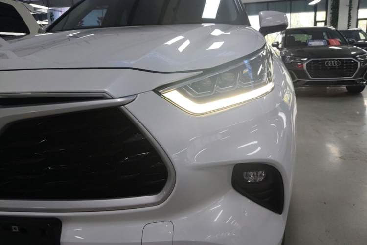 Used Toyota Highlander 2022 Dual-Engine 2.5L Four-Wheel Drive Prestige Version 7 Seats Left Front Headlight