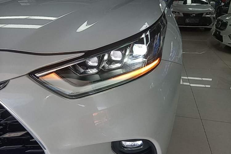 Used Toyota Highlander 2022 Dual-Engine 2.5L Four-Wheel Drive Supreme Edition 7-Seater Left Front Headlight