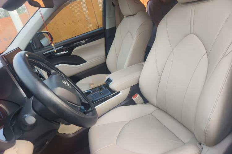 Used Toyota Highlander 2022 Dual-Engine 2.5L Four-Wheel Drive Prestige Version 7 Seats Left Front Seat