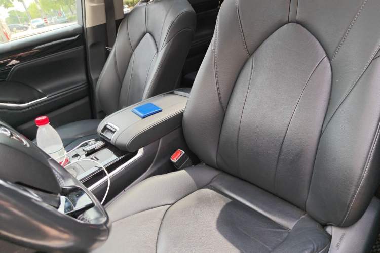 Used Toyota Highlander 2022 Dual-Engine 2.5L Four-Wheel Drive Prestige Version 7 Seats Left Front Seat