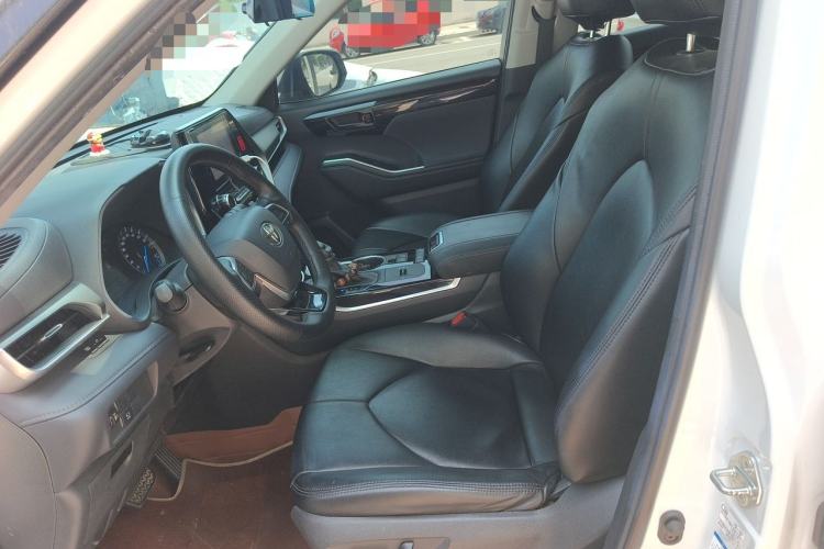 Used Toyota Highlander 2022 Dual-Engine 2.5L 4x4 Elite Edition 7-Seater Left Front Seat
