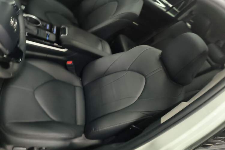 Used Toyota Highlander 2022 Dual-Engine 2.5L Four-Wheel Drive Prestige Version 7 Seats Left Front Seat
