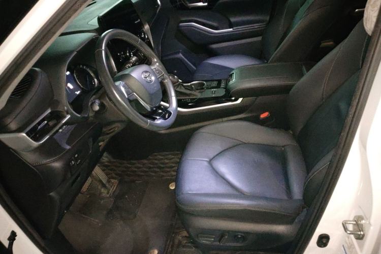 Used Toyota Highlander 2022 Dual-Engine 2.5L Four-Wheel Drive Prestige Version 7 Seats Left Front Seat