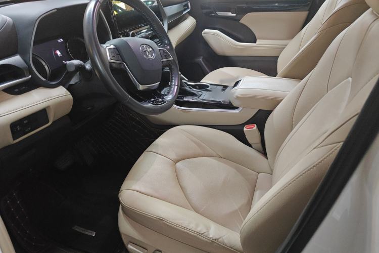 Used Toyota Highlander 2022 Dual-Engine 2.5L Four-Wheel Drive Prestige Version 7 Seats Left Front Seat