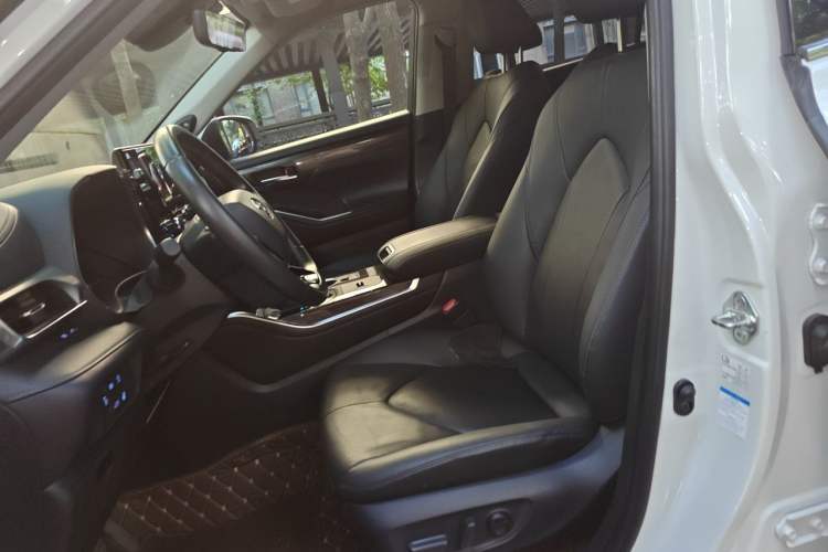 Used Toyota Highlander 2022 Dual-Engine 2.5L Four-Wheel Drive Supreme Edition 7-Seater Left Front Seat