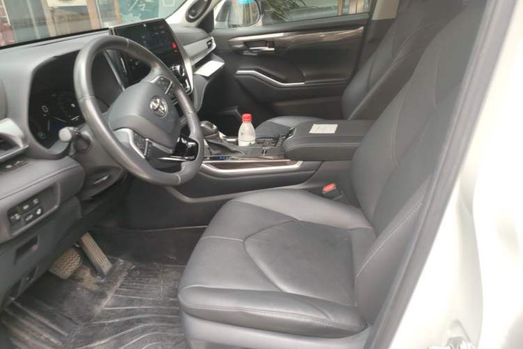 Used Toyota Highlander 2022 Dual-Engine 2.5L Four-Wheel Drive Supreme Edition 7-Seater Left Front Seat