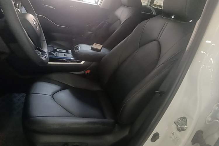 Used Toyota Highlander 2022 Dual-Engine 2.5L Four-Wheel Drive Prestige Version 7 Seats Left Front Seat