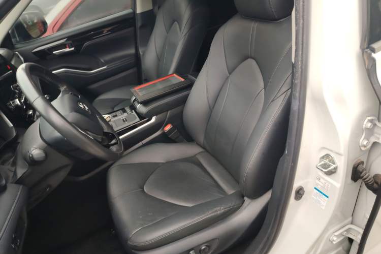 Used Toyota Highlander 2022 Dual-Engine 2.5L Four-Wheel Drive Prestige Version 7 Seats Left Front Seat