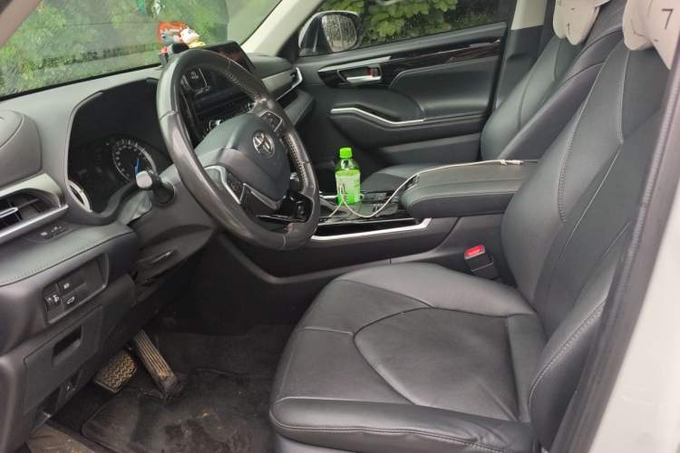 Used Toyota Highlander 2022 Dual-Engine 2.5L Two-Wheel Drive Prestige Edition 7-Seater Left Front Seat