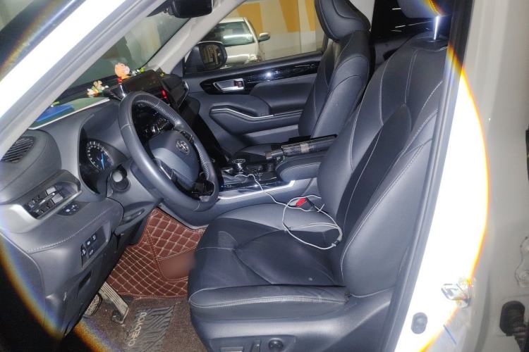 Used Toyota Highlander 2022 Dual-Engine 2.5L Four-Wheel Drive Prestige Version 7 Seats Left Front Seat
