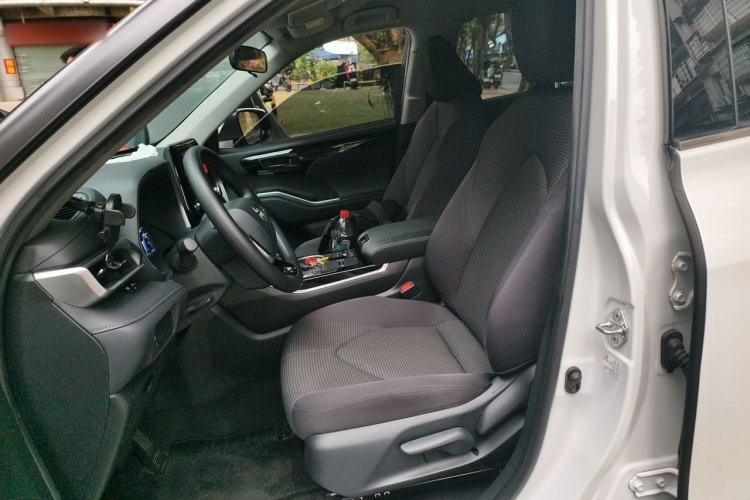 Used Toyota Highlander 2022 Dual-Engine 2.5L Two-Wheel Drive Elite Edition 7-Seater Left Front Seat