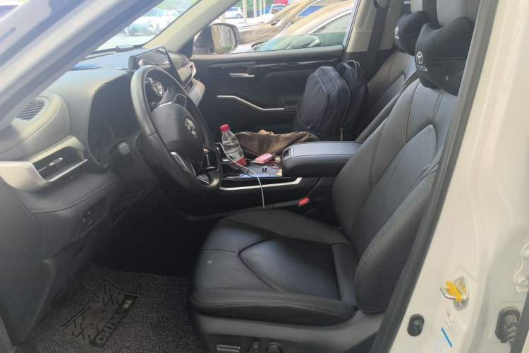 Used Toyota Highlander 2022 Dual-Engine 2.5L Four-Wheel Drive Prestige Version 7 Seats Left Front Seat