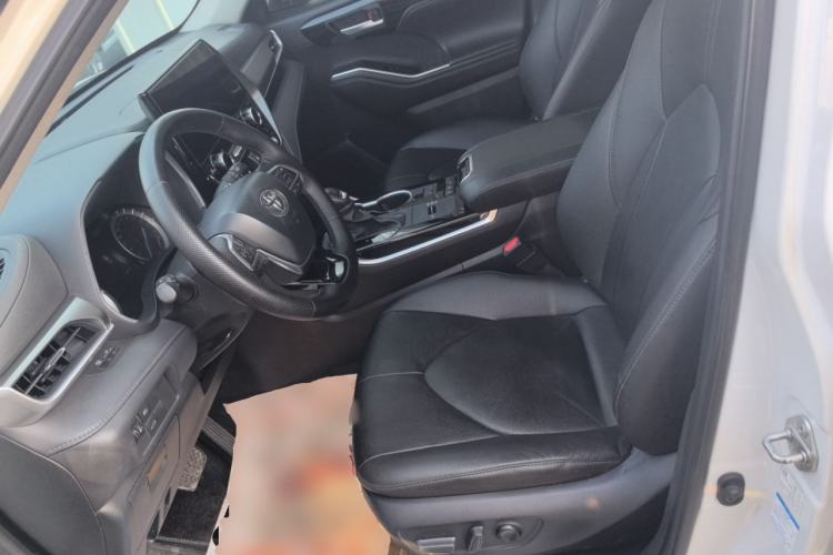 Used Toyota Highlander 2022 Dual-Engine 2.5L Four-Wheel Drive Prestige Version 7 Seats Left Front Seat