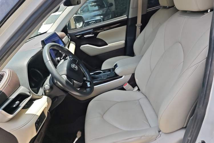 Used Toyota Highlander 2022 Dual-Engine 2.5L Four-Wheel Drive Prestige Version 7 Seats Left Front Seat