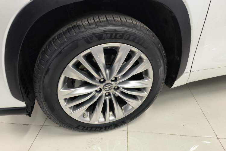 Used Toyota Highlander 2022 Dual-Engine 2.5L Four-Wheel Drive Prestige Version 7 Seats Left Front Wheel Hub