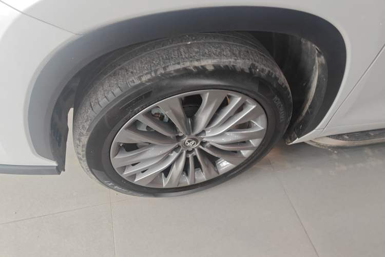Used Toyota Highlander 2022 Dual-Engine 2.5L Four-Wheel Drive Prestige Version 7 Seats Left Front Wheel Hub