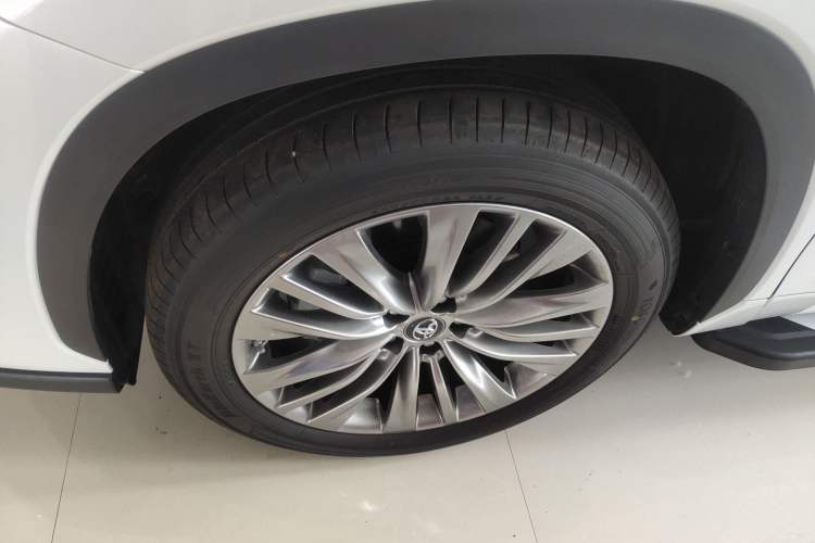 Used Toyota Highlander 2022 380T 4x4 Luxury Edition 7 Seats Left Front Wheel Hub