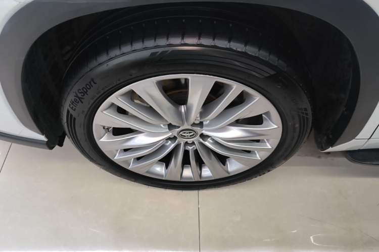 Used Toyota Highlander 2022 Dual-Engine 2.5L Four-Wheel Drive Prestige Version 7 Seats Left Front Wheel Hub