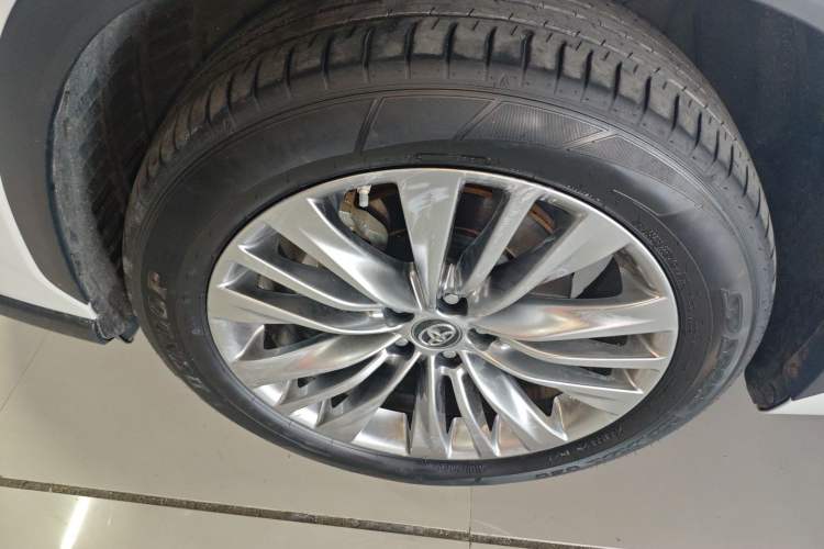 Used Toyota Highlander 2022 Dual-Engine 2.5L Four-Wheel Drive Supreme Edition 7-Seater Left Front Wheel Hub