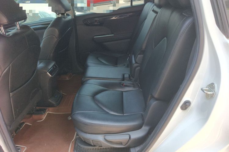 Used Toyota Highlander 2022 Dual-Engine 2.5L 4x4 Elite Edition 7-Seater Left Rear Seat