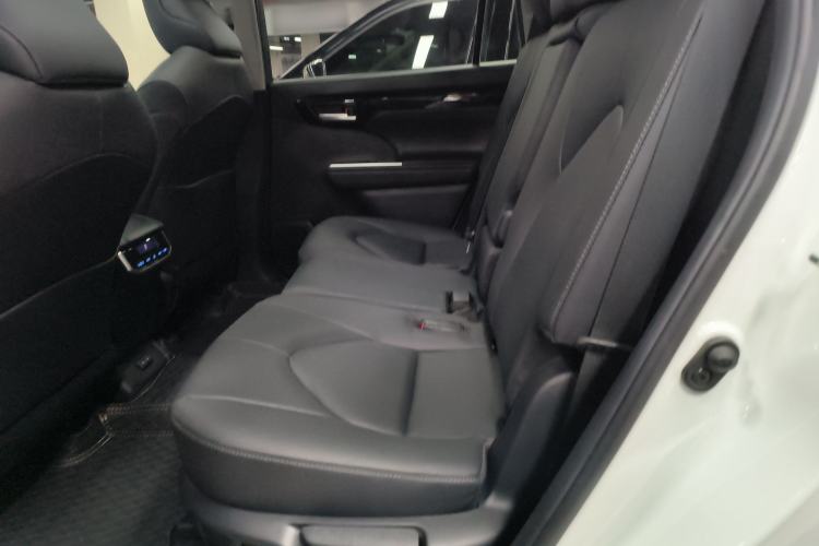 Used Toyota Highlander 2022 Dual-Engine 2.5L Four-Wheel Drive Prestige Version 7 Seats Left Rear Seat