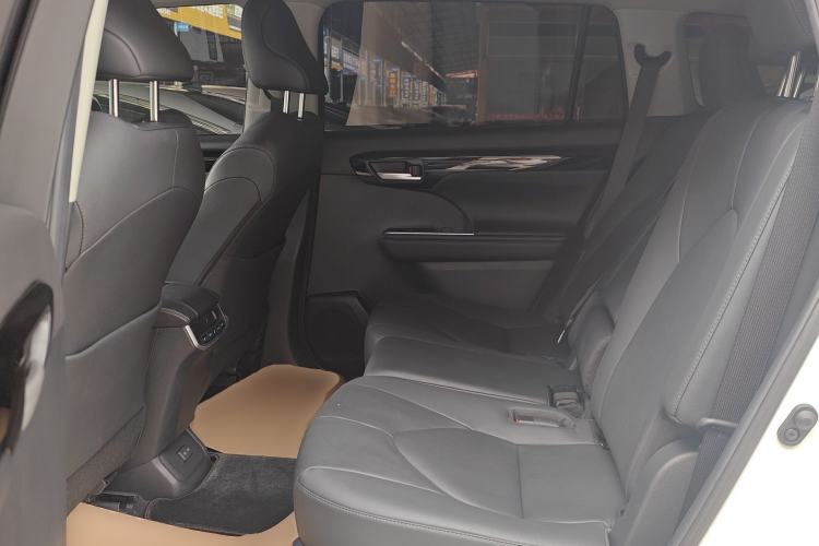 Used Toyota Highlander 2022 Dual-Engine 2.5L Four-Wheel Drive Prestige Version 7 Seats Left Rear Seat