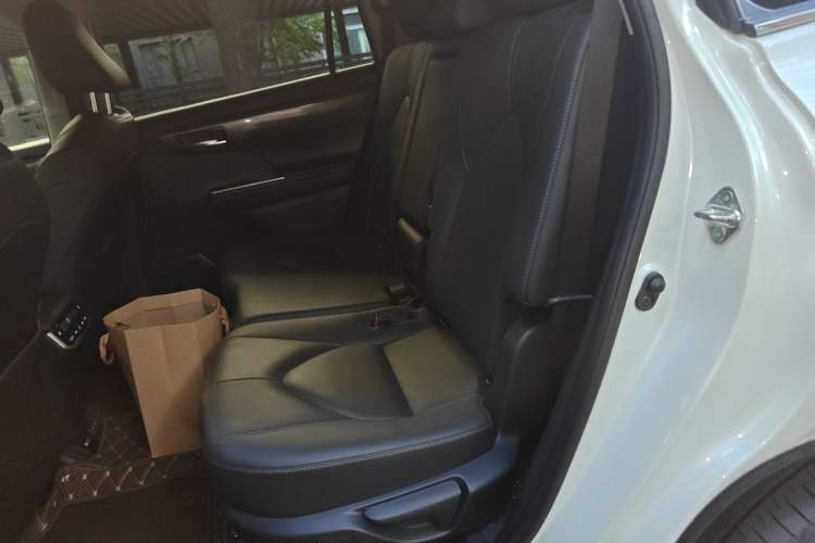 Used Toyota Highlander 2022 Dual-Engine 2.5L Four-Wheel Drive Supreme Edition 7-Seater Left Rear Seat