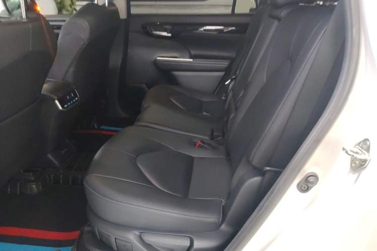 Used Toyota Highlander 2022 Dual-Engine 2.5L Four-Wheel Drive Prestige Version 7 Seats Left Rear Seat