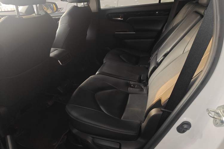 Used Toyota Highlander 2022 Dual-Engine 2.5L Four-Wheel Drive Prestige Version 7 Seats Left Rear Seat