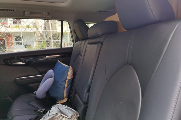 Used Toyota Highlander 2022 Dual-Engine 2.5L Four-Wheel Drive Supreme Edition 7-Seater Left Rear Seat