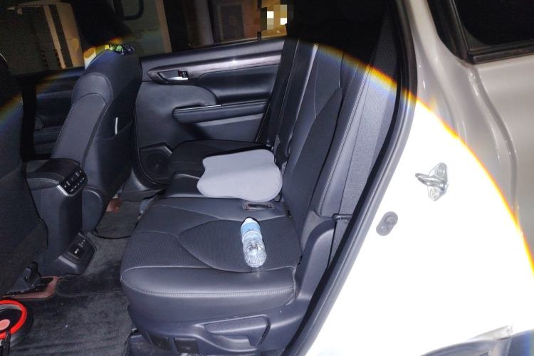 Used Toyota Highlander 2022 Dual-Engine 2.5L Four-Wheel Drive Supreme Edition 7-Seater Left Rear Seat