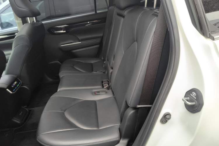 Used Toyota Highlander 2022 Dual-Engine 2.5L Four-Wheel Drive Prestige Version 7 Seats Left Rear Seat